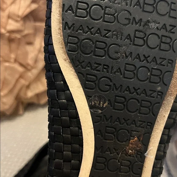 BCBGMaxAzria Black Woven Leather Textured Floral Applique Slip On Flats - Picture 13 of 16